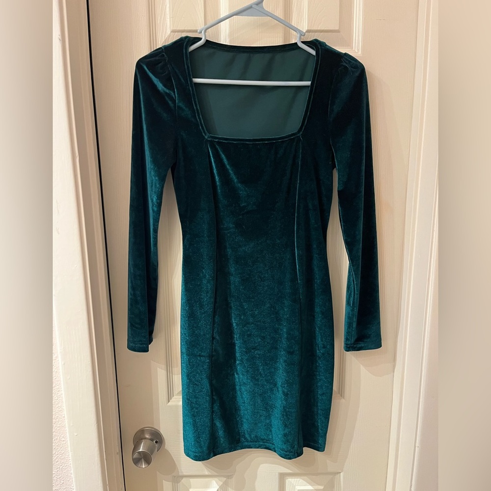 Velvet long sleeve dress